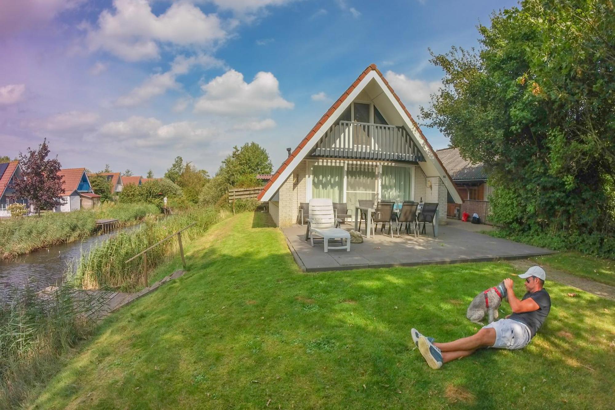 Sonnenhaus 6 Pers House With Sunny Terrace At A Typical Dutch Canal & By Lauwersmeer Lake. Anjum Exterior photo